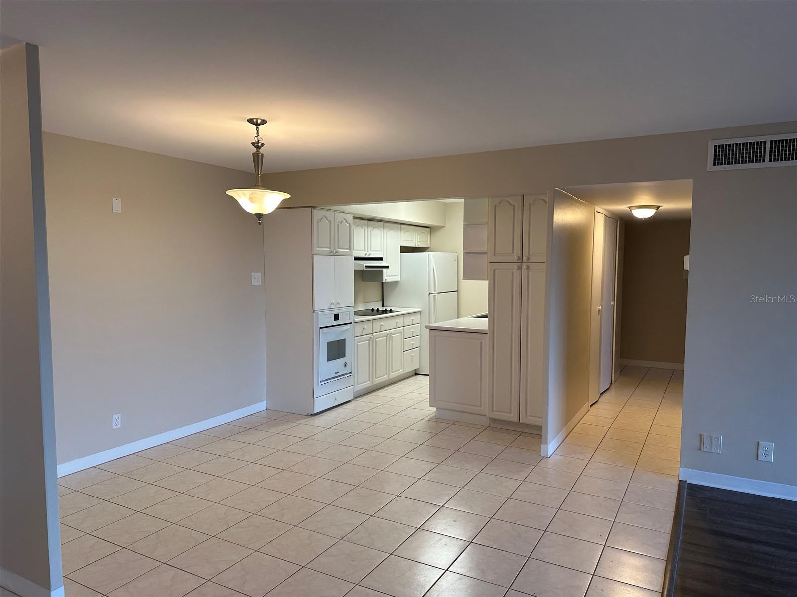 5th image of 10355 Paradise Blvd #414, Treasure Island, FL 33706 | MLS# TB8491853
