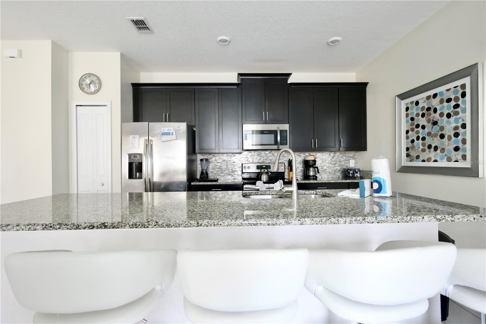 Photo 5 of Townhouse for sale at 9063 Dogleg Dr, Davenport, FL 33896 | MLS# O6395502 | Listing updated on 2026-08-25