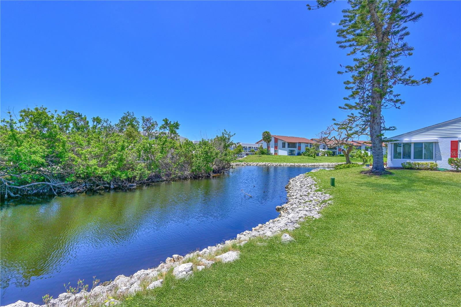 4th image of 4726 Potomac Cir, Bradenton, FL 34210 | MLS# A4688661