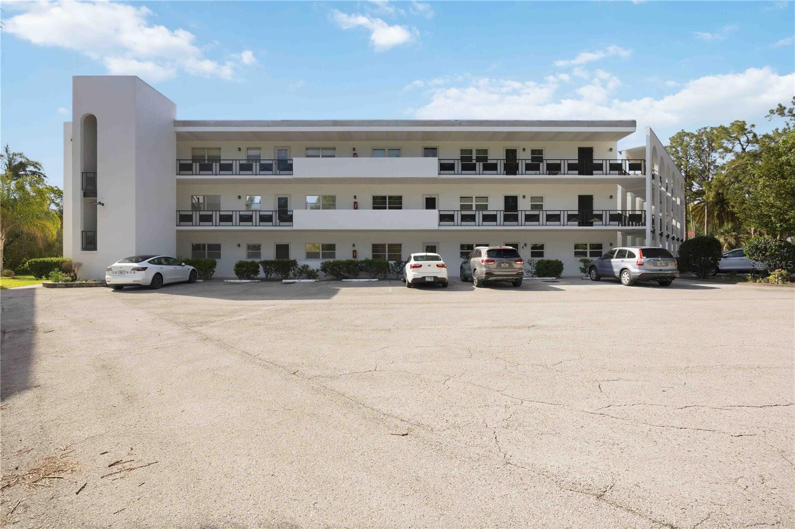 Homes for sale in Winter Haven, FL | 100 El Camino Dr #101, Winter Haven, FL 33884 | MLS# S5147114