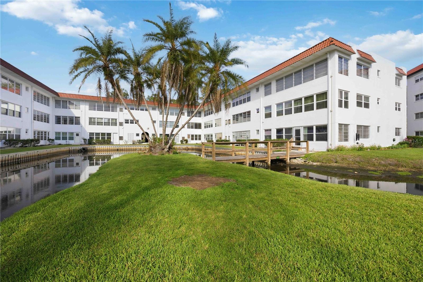 Homes for sale in Winter Haven, FL | 100 El Camino Dr #101, Winter Haven, FL 33884 | MLS# S5147114