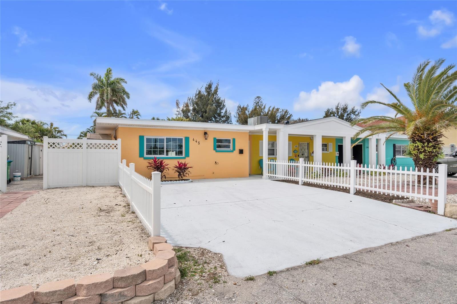 3rd image of 445 63Rd St, Holmes Beach, FL 34217 | MLS# A4688793