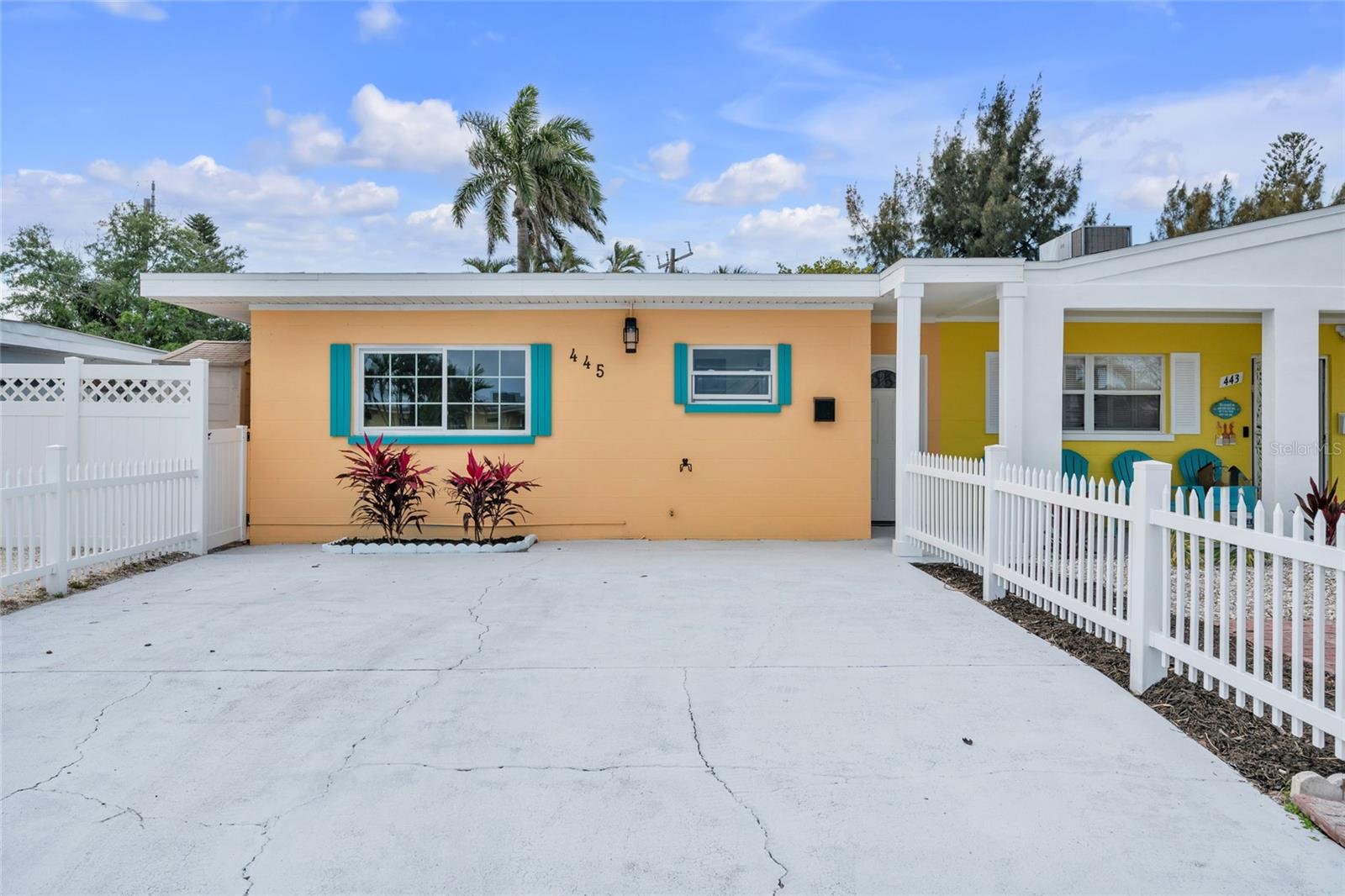 2nd image of 445 63rd St, Holmes Beach, FL 34217 | MLS# A4688793