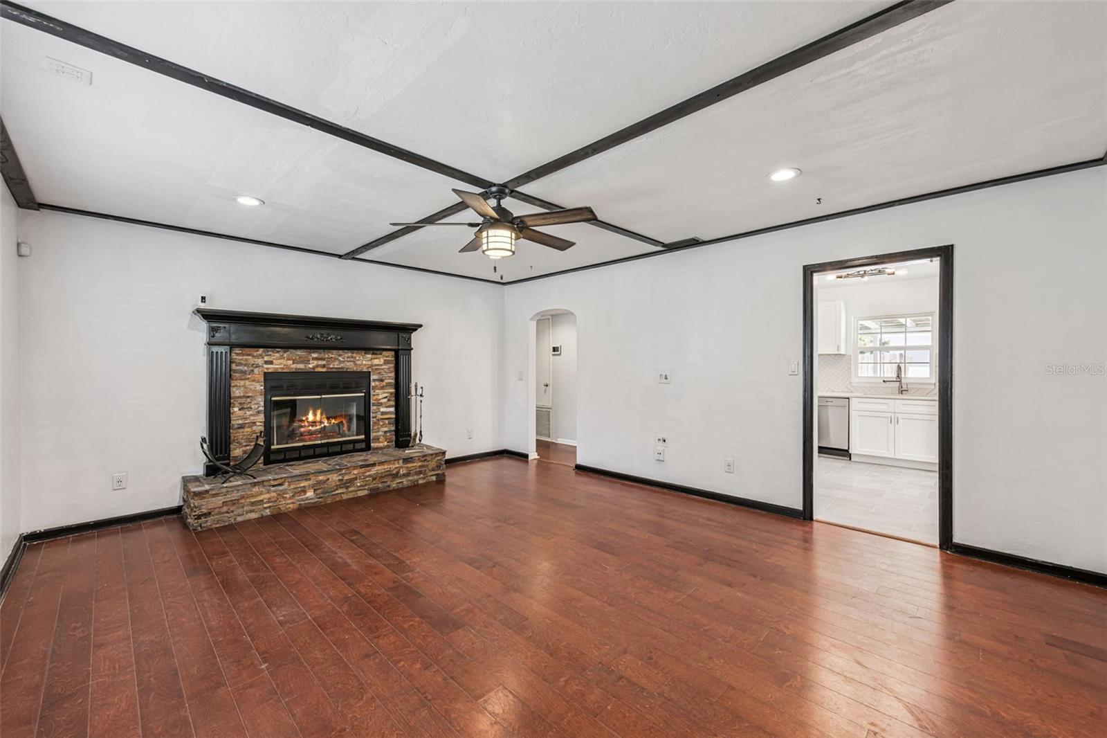 4th image of 1911 Canton St, Orlando, FL 32803 | MLS# O6396373
