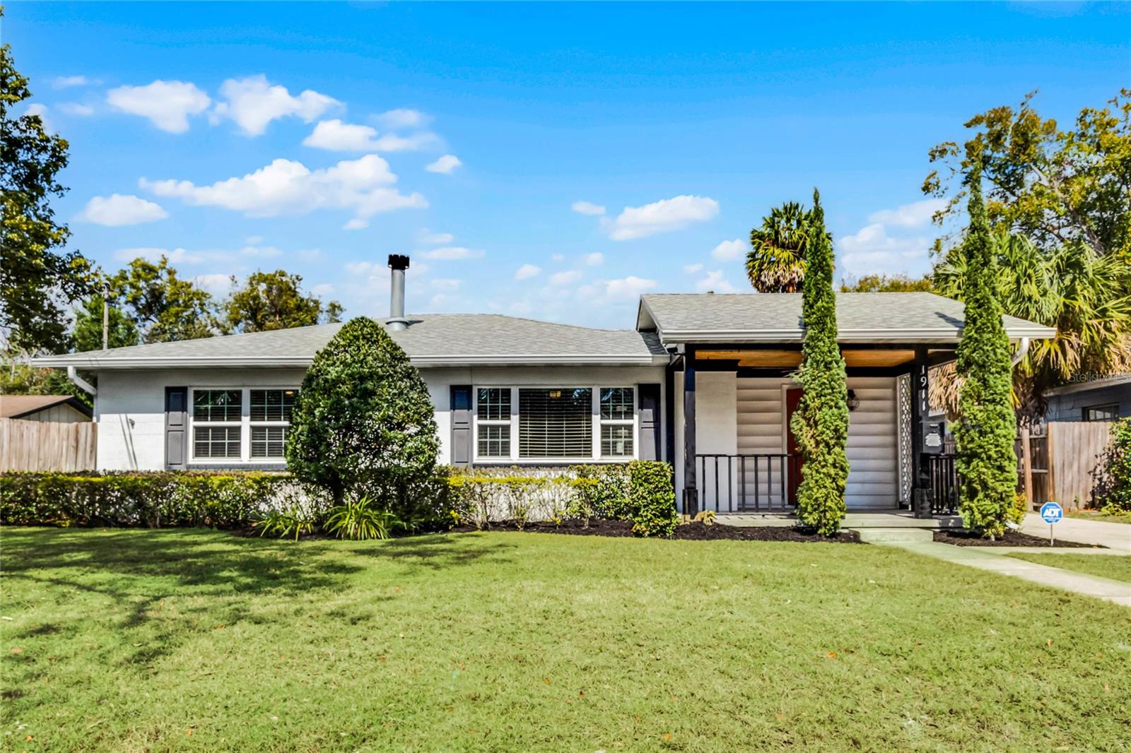 2nd image of 1911 Canton St, Orlando, FL 32803 | MLS# O6396373