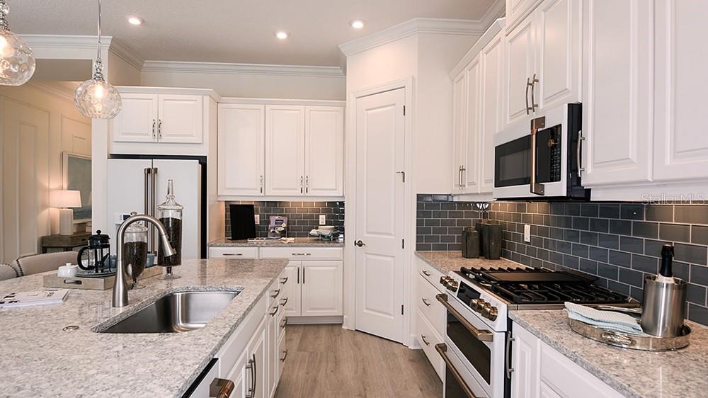 4th image of 3208 Vicenza Ct, Bradenton, FL 34211 | MLS# A4689045