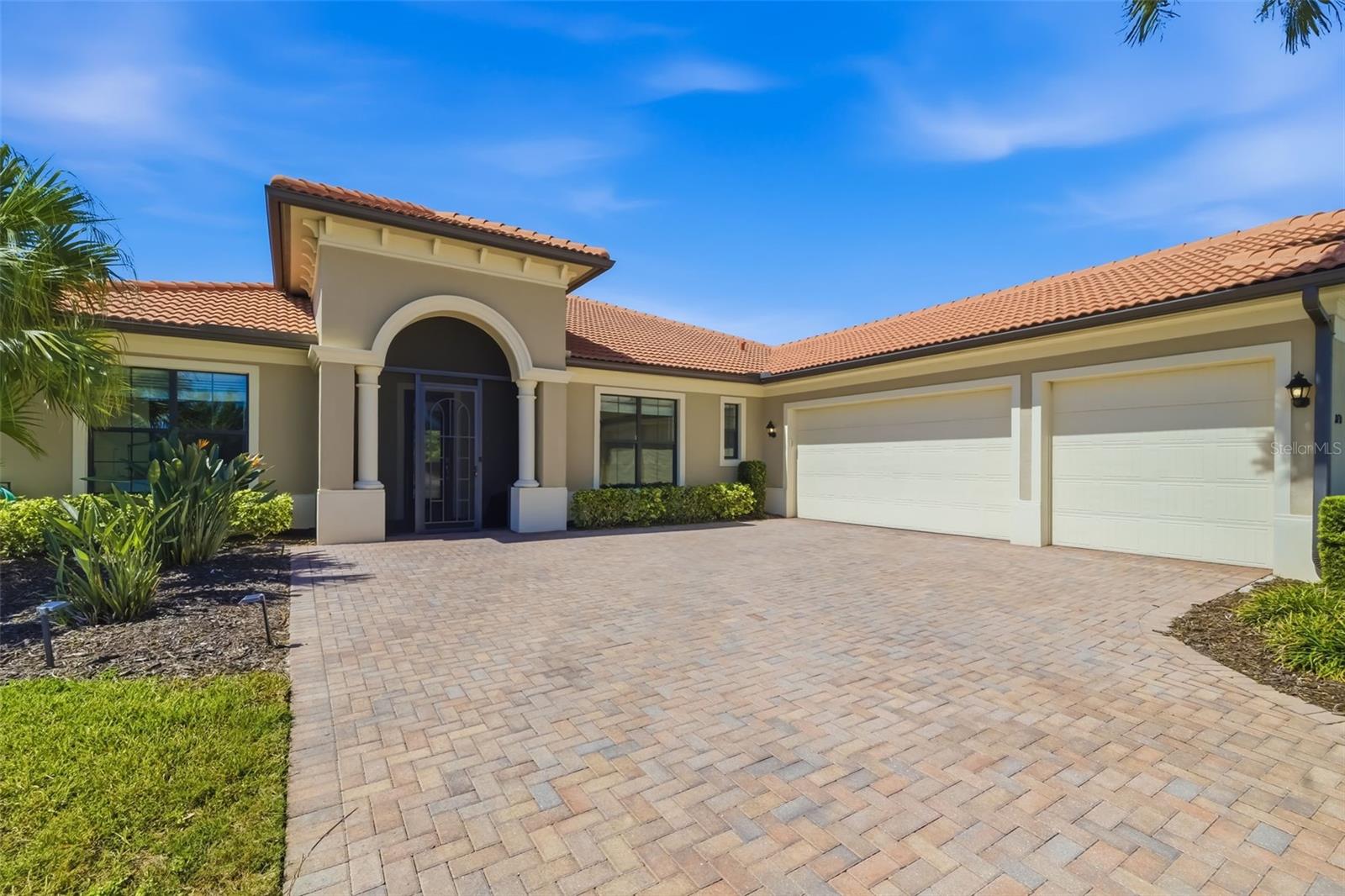 4th image of 10730 Ironbridge Dr, Venice, FL 34293 | MLS# A4689286