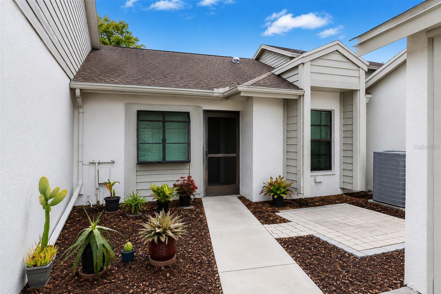 4th image of 11736 Rolling Pine Ln, Port Richey, FL 34668 | MLS# TB8495959