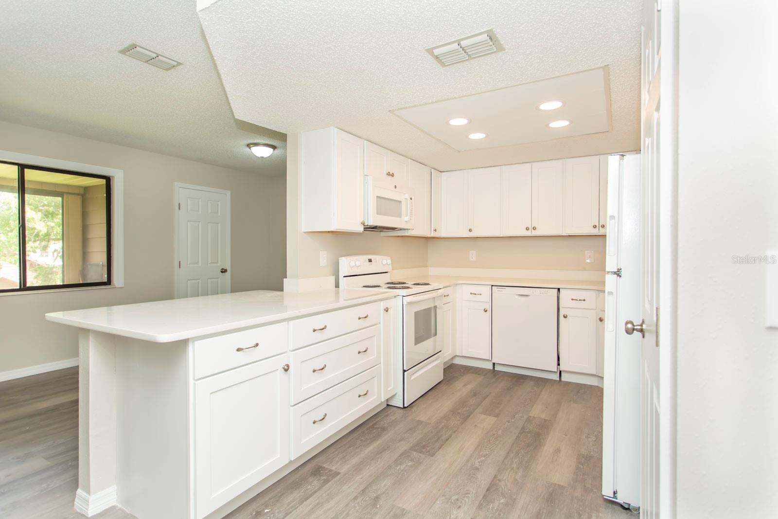 4th image of 513 Fairways Cir, OCALA, FL 34472