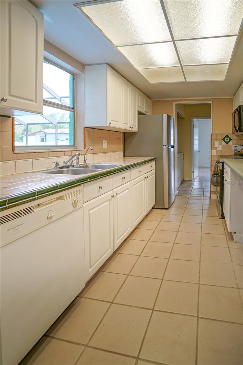 5th image of 3320 Las Brisas Dr, Riverview, FL 33578 | MLS# TB8497307