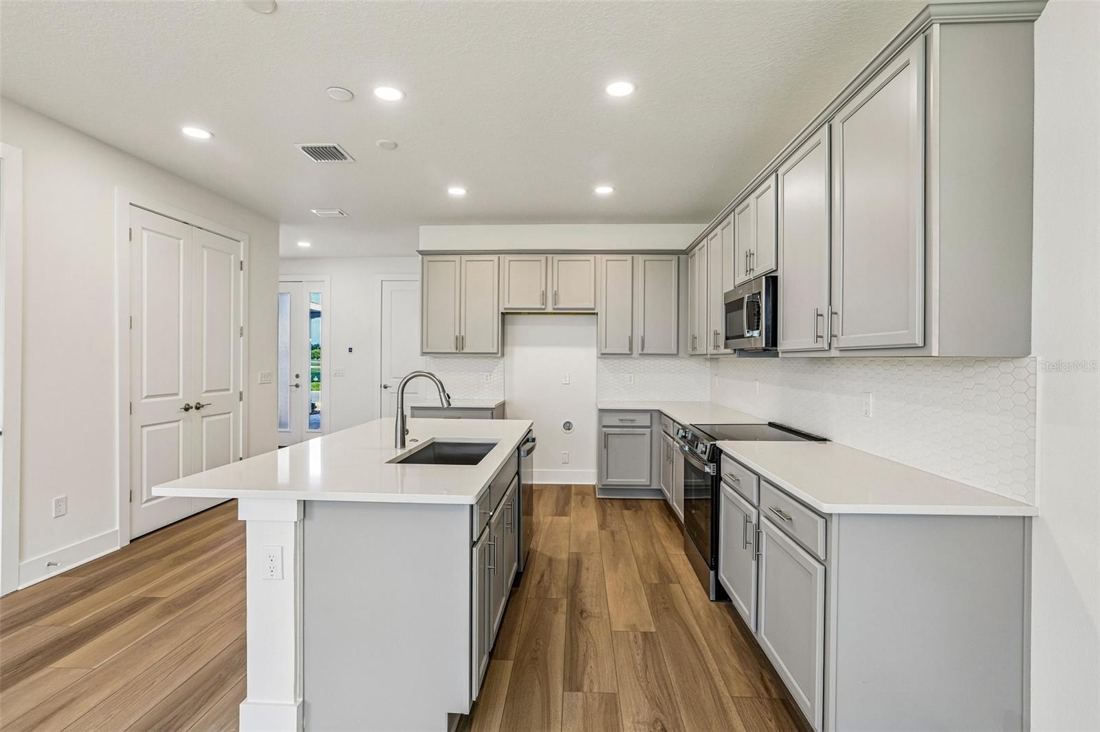 4th image of 31850 Clover Fin Ct, Wesley Chapel, FL 33545 | MLS# TB8499365