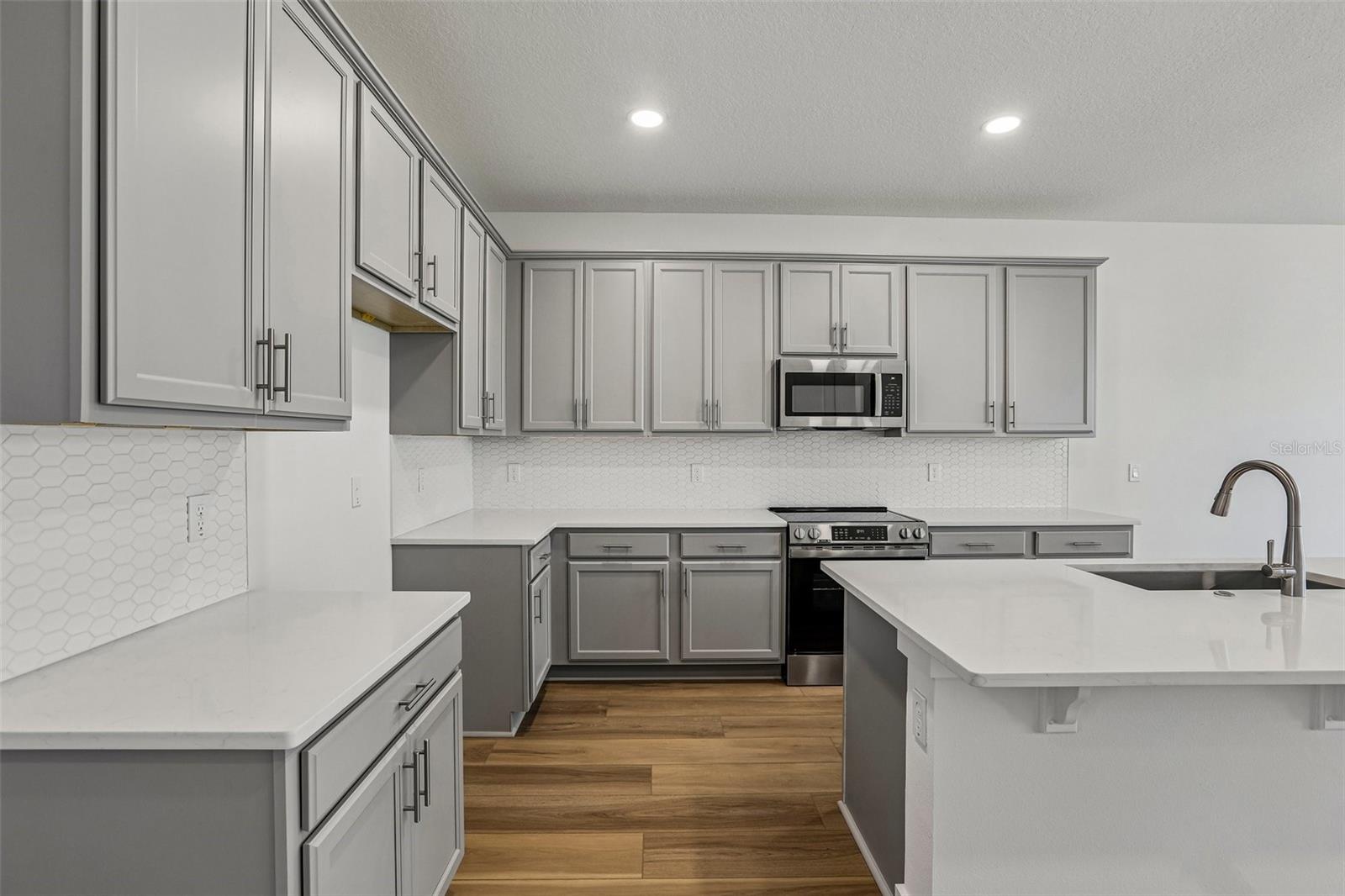 2nd image of 31850 Clover Fin Ct, Wesley Chapel, FL 33545 | MLS# TB8499365