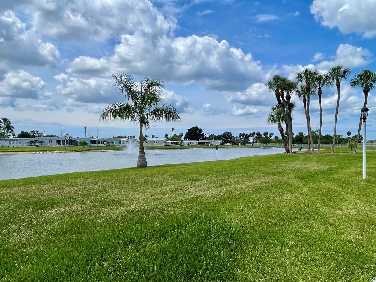 4th image of 152 Shady Ln #152, Palmetto, FL 34221 | MLS# A4690786