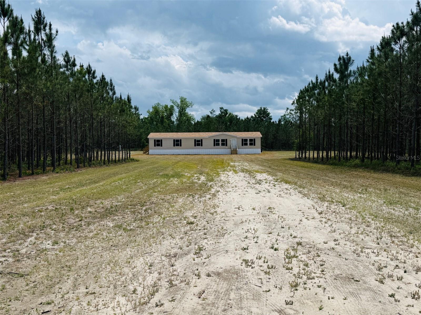 Homes for sale in Live Oak, FL | 20774 78th Tr, Live Oak, FL 32060 | MLS# W7885047
