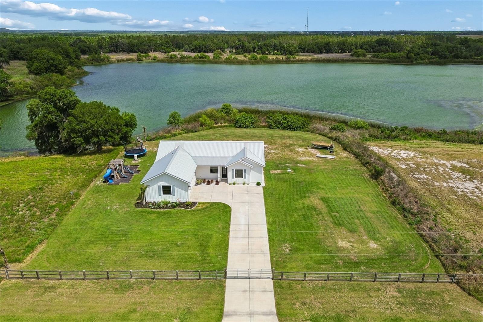 Homes for sale in Fort Meade, FL | 1980 Old Brewster Rd, Fort Meade, FL 33841 | MLS# TB8500358