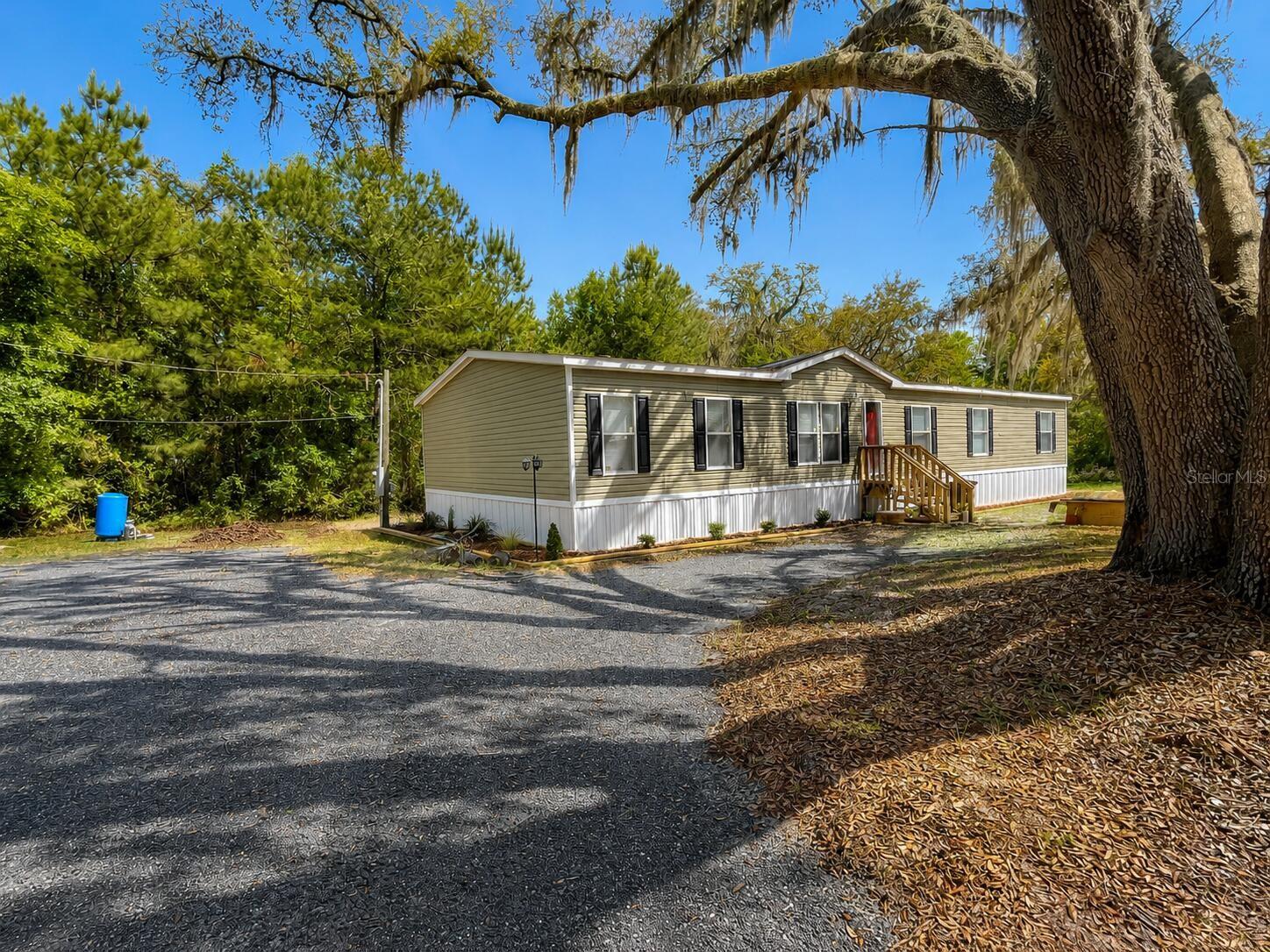 Homes for sale in Lake City, FL | 276 Nw Battle Hill Ln, Lake City, FL 32055 | MLS# O6401427