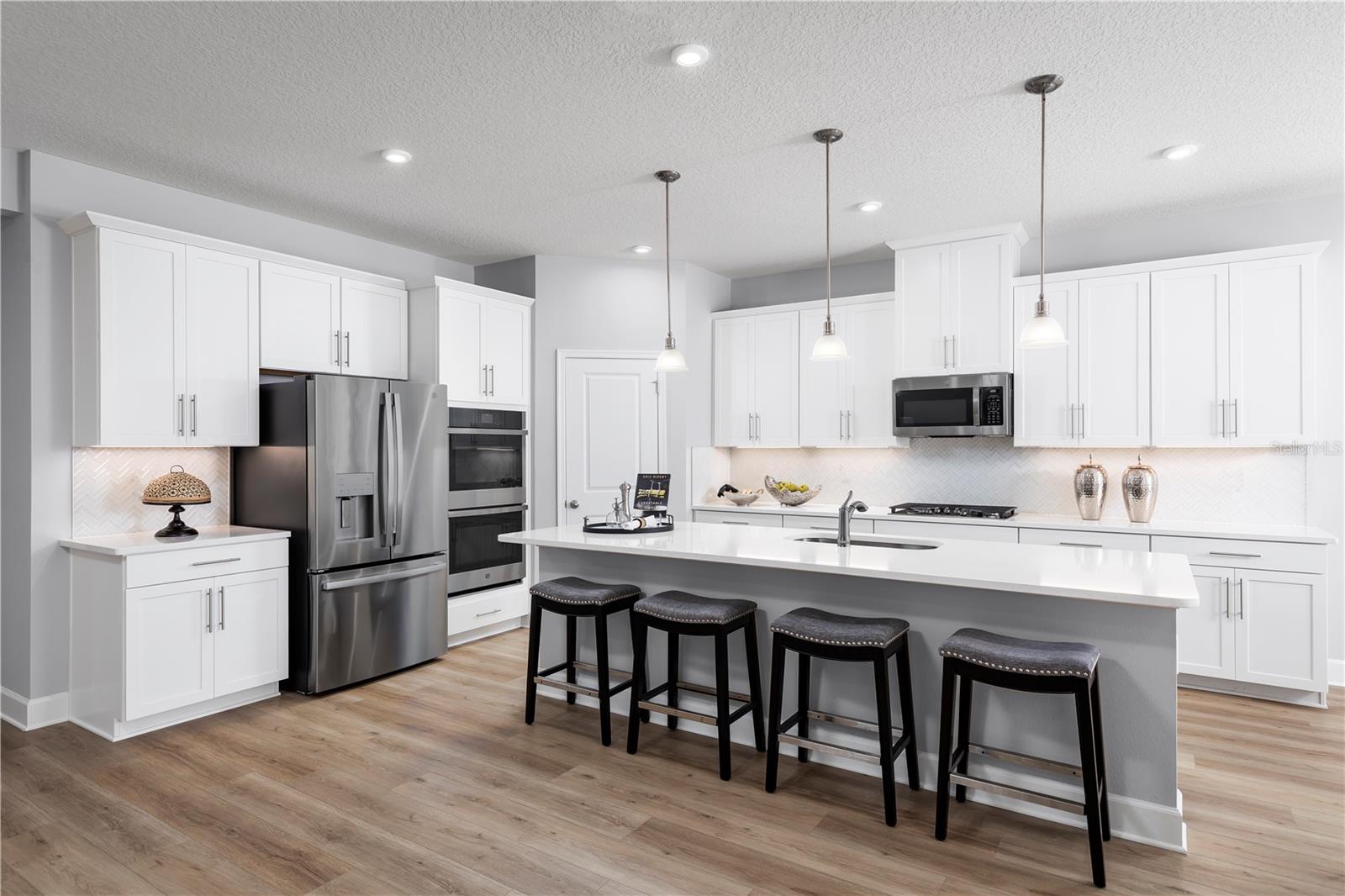 2nd image of 1742 Upland Ln, Winter Haven, FL 33884 | MLS# W7885110
