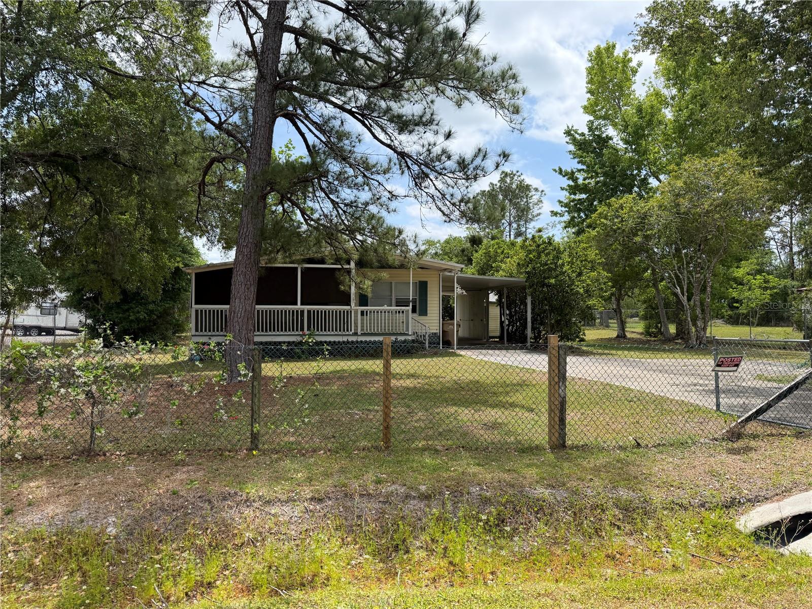 3rd image of 24138 Panther Rd, Astor, FL 32102 | MLS# G5111412