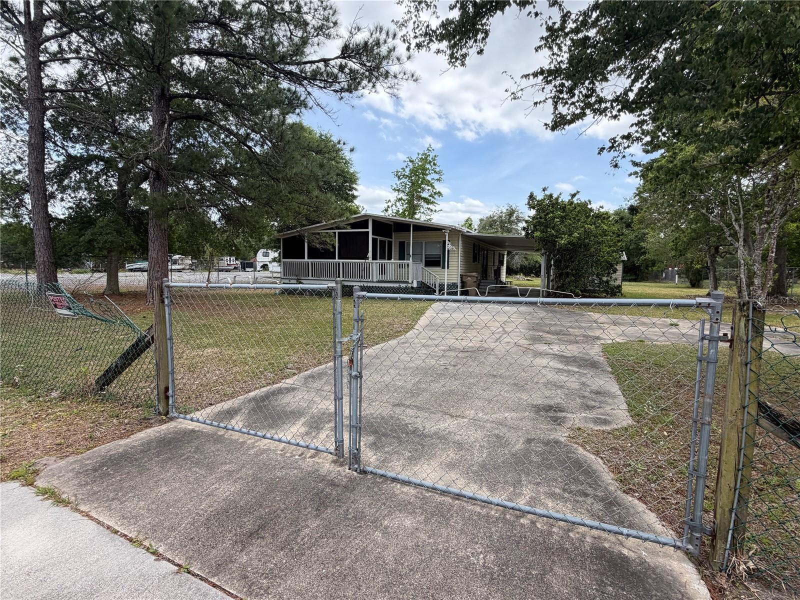 4th image of 24138 Panther Rd, Astor, FL 32102 | MLS# G5111412
