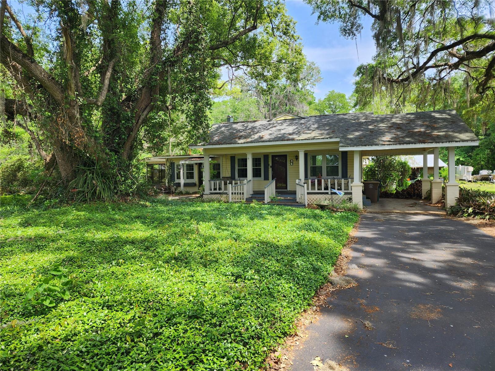 1st image of 1427 Ne 10th St, Ocala, FL 34470 | MLS# OM723436