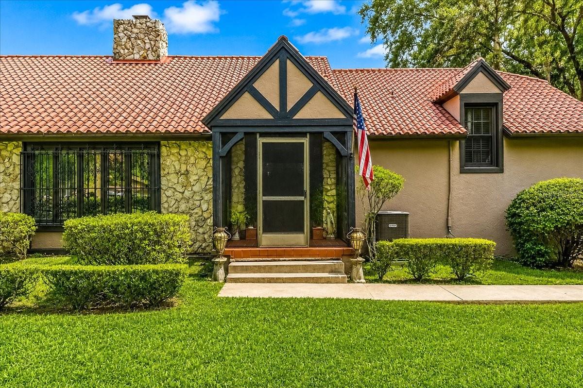 1st image of 411 Sw 38th St, Ocala, FL 34471 | MLS# OM723551