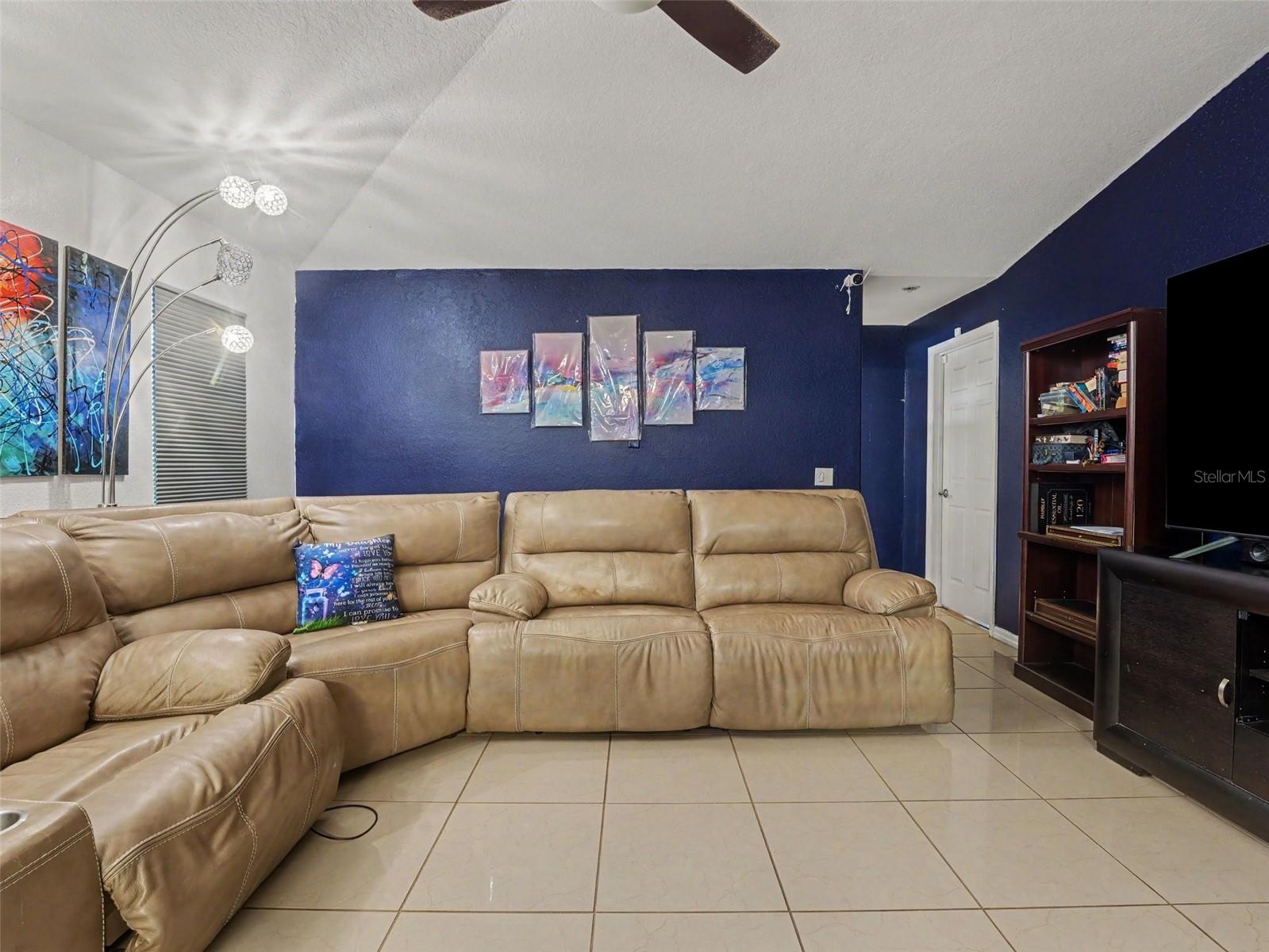 5th image of 1464 Bluff Loop, Dundee, FL 33838 | MLS# TB8501925