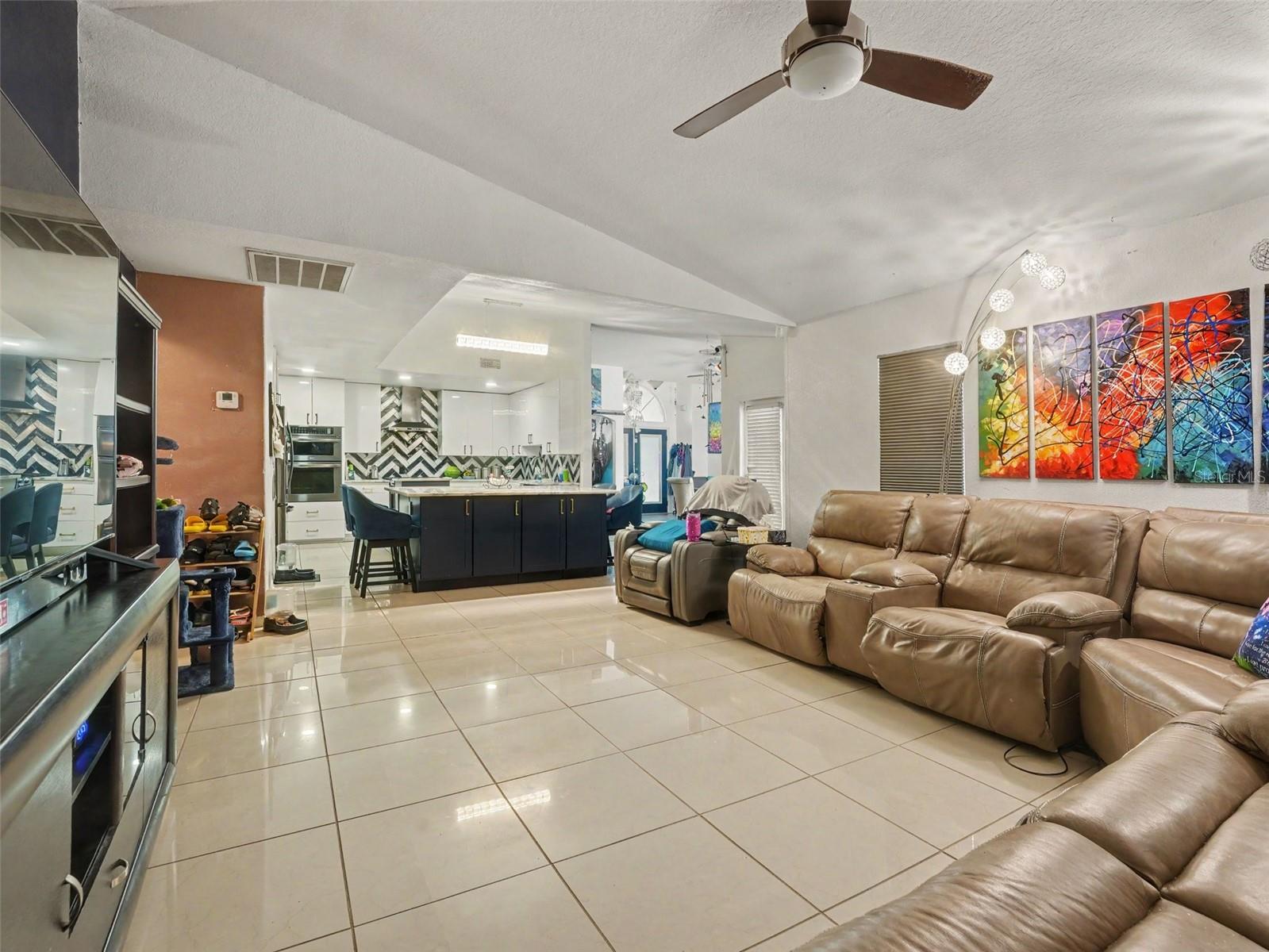 4th image of 1464 Bluff Loop, Dundee, FL 33838 | MLS# TB8501925