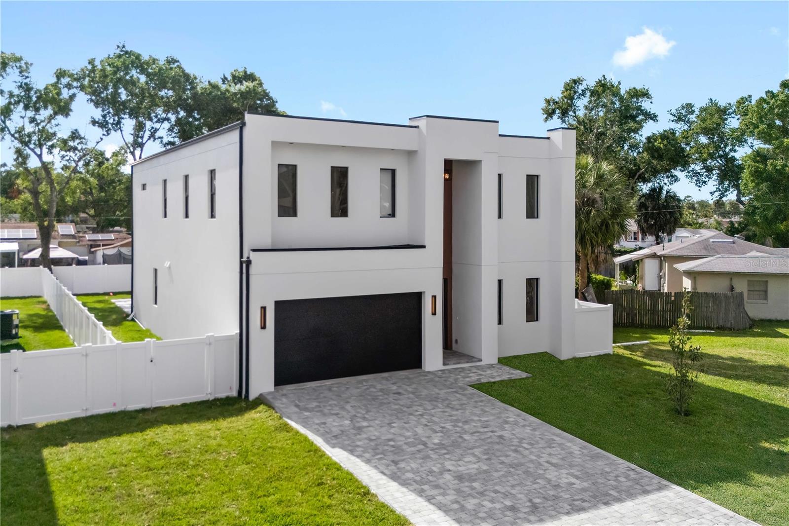 2nd image of 2308 N Elcoe Dr, Tampa, FL 33603 | MLS# TB8501953