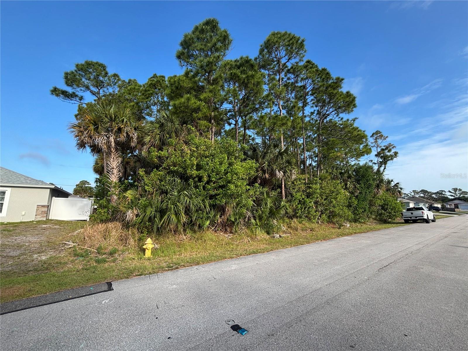 2nd image of 556 Burlington Ave Ne, Palm Bay, FL 32907 | MLS# S5148667