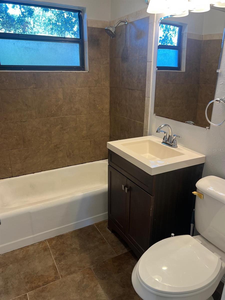 3rd image of 1427 Pleasant Pl, Lakeland, FL 33801 | MLS# TB8501958