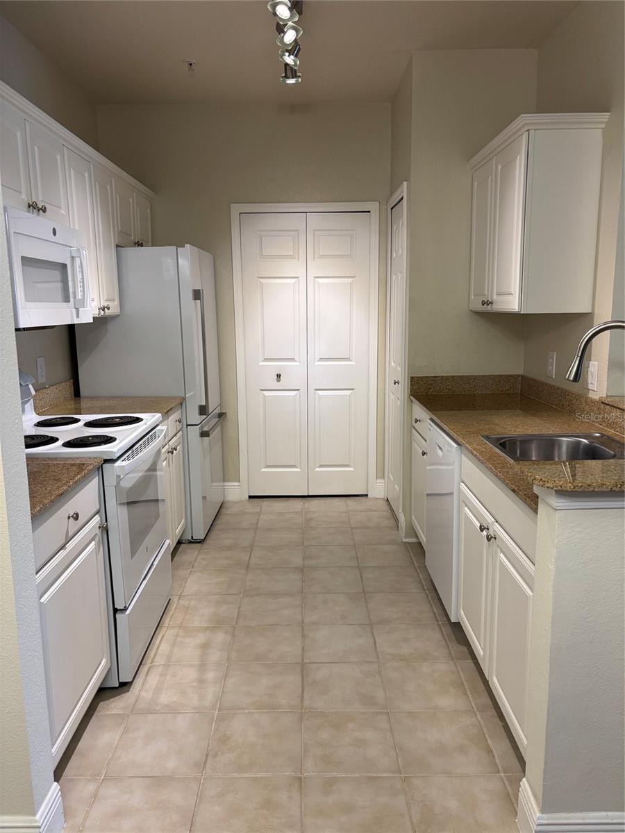 Photo 2 of Condo for sale at 143 Southern Pecan Cir #206, Winter Garden, FL 34787 | MLS# S5148778 | Listing updated on 2026-05-04