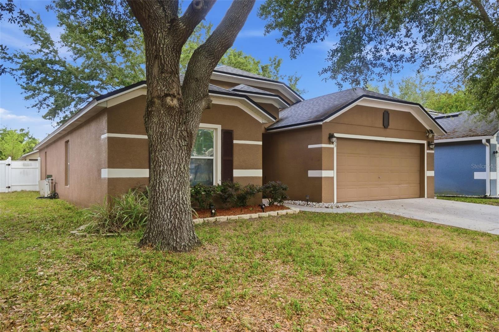 3rd image of 553 Maidenhair Ct, Orange City, FL 32763 | MLS# V4948795