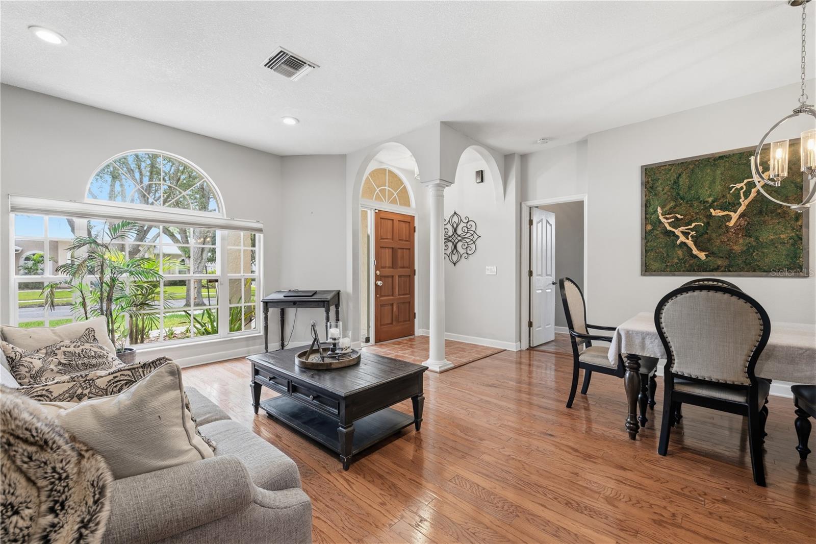 3rd image of 9302 Heritage Oak Ct, Tampa, FL 33647 | MLS# TB8503134