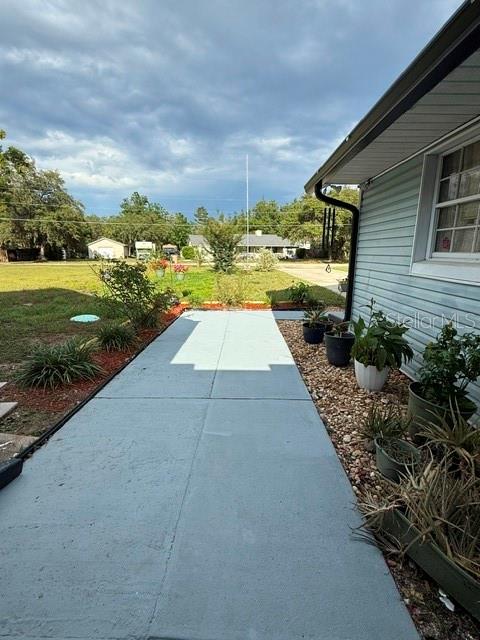 3rd image of 40145 W 7Th Ave, Umatilla, FL 32784 | MLS# G5111741