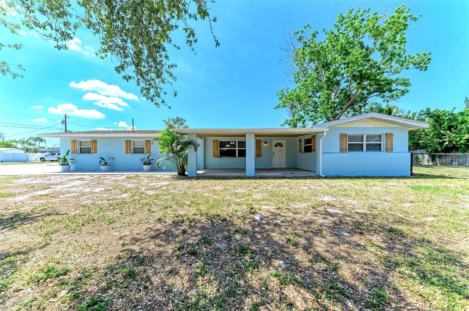 2nd image of 2401 10th St W, Palmetto, FL 34221 | MLS# TB8503516