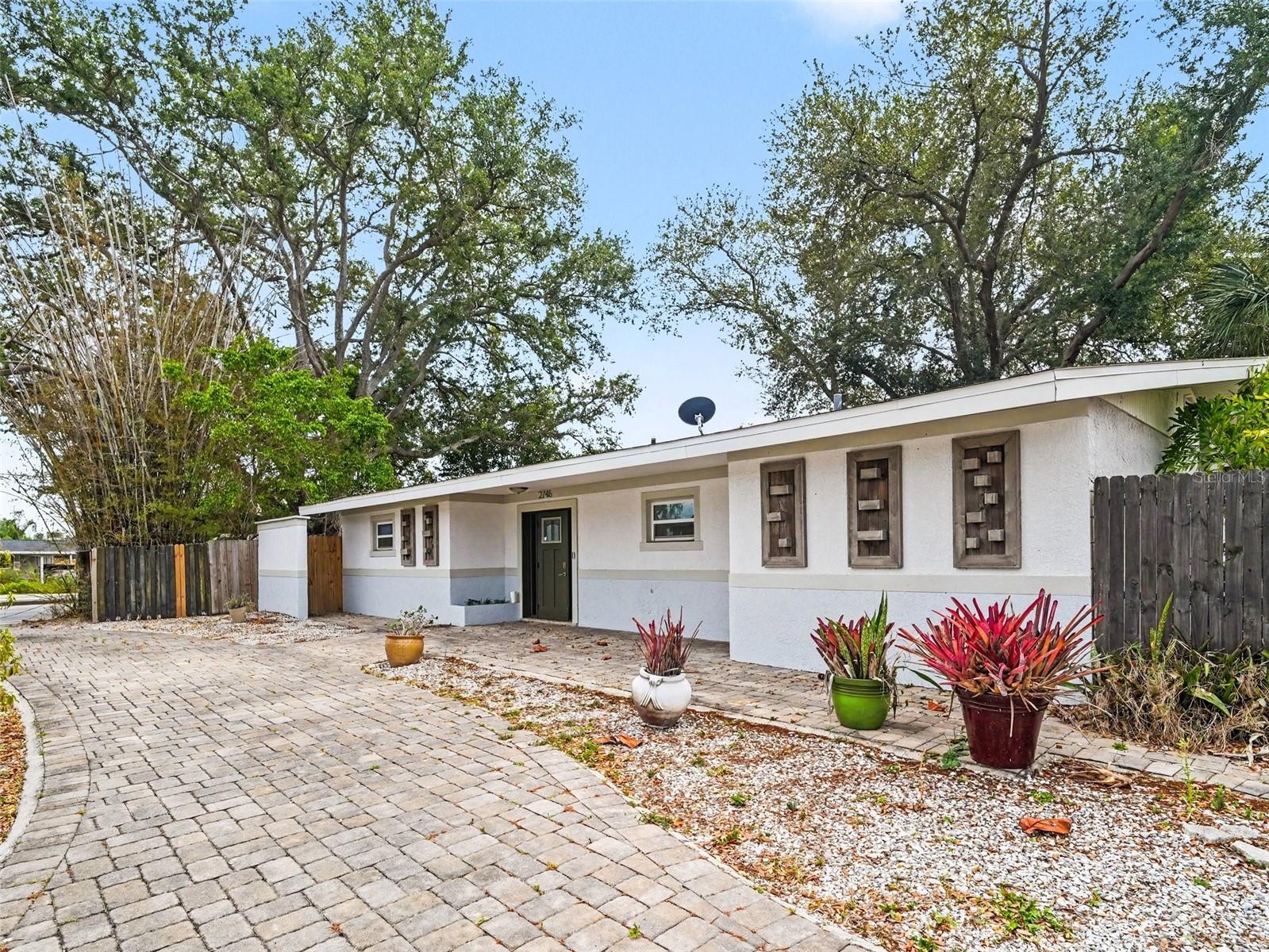 Homes for sale in Sarasota, FL | 2746 Hibiscus St, Sarasota, FL 34239 | MLS# O6404525