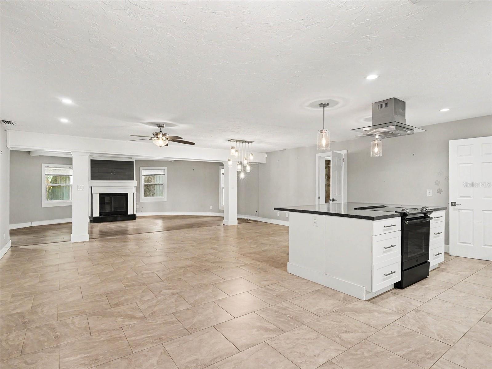 Homes for sale in Sarasota, FL | 2746 Hibiscus St, Sarasota, FL 34239 | MLS# O6404525