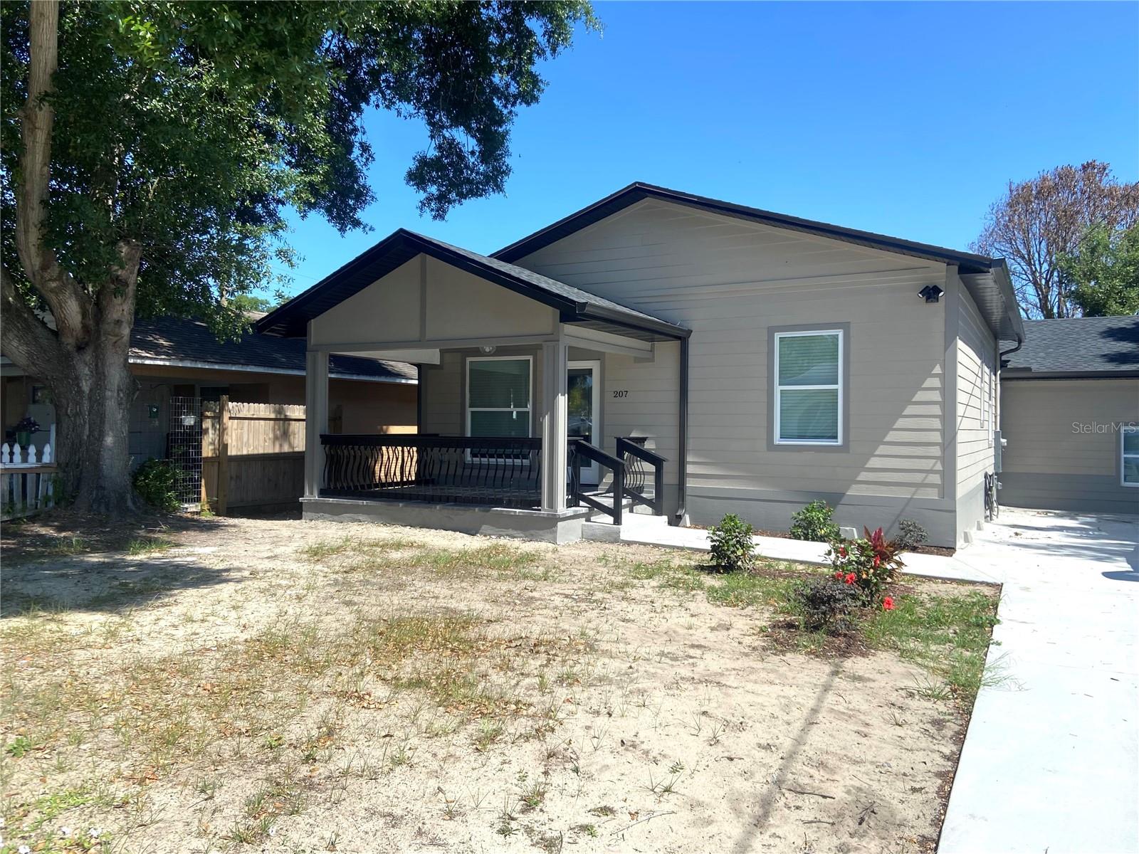2nd image of 207 Avenue E Se, Winter Haven, FL 33880 | MLS# L4961631