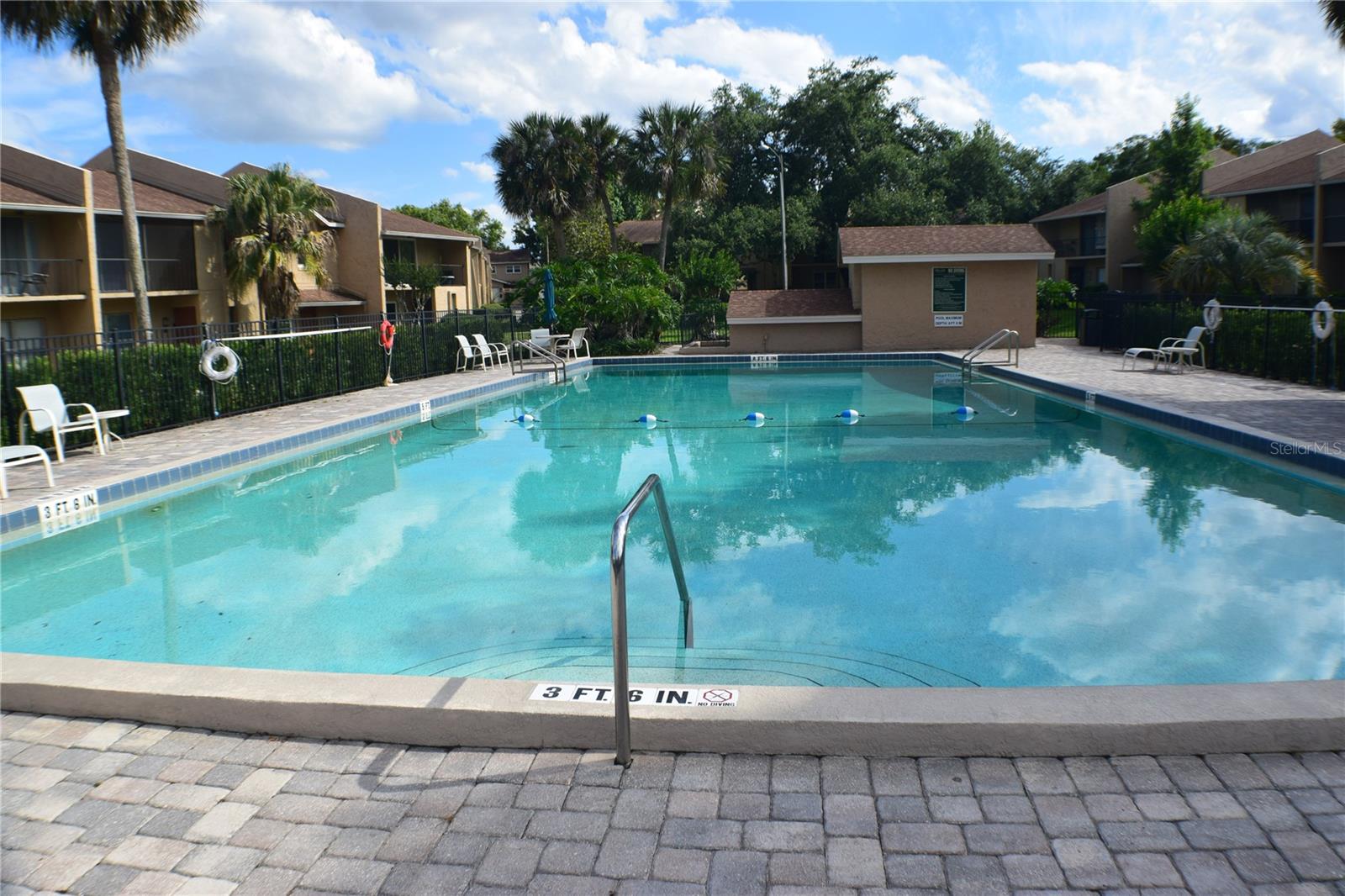 Homes for sale in Maitland, FL | 814 Park Lake Cir #8, Maitland, FL 32751 | MLS# O6404876