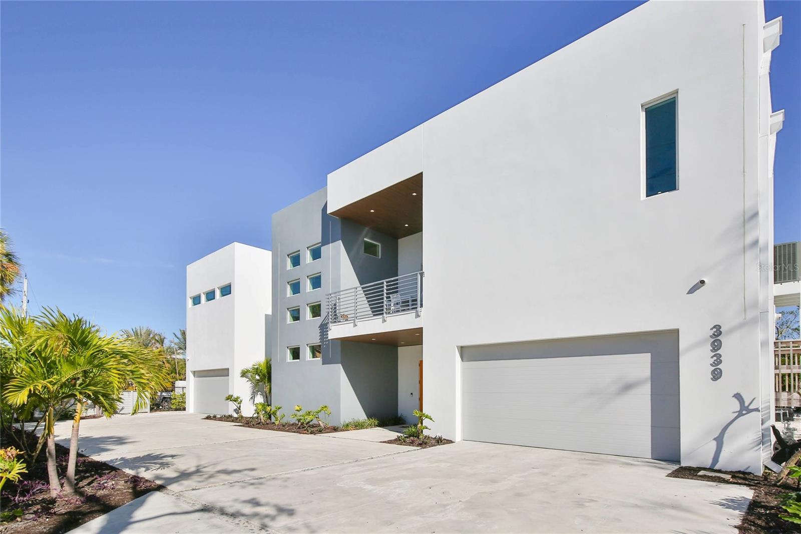 Photo 2 of Single family home for sale at 3939 Higel Ave, Sarasota, FL 34242 | MLS# A4692589 | Listing updated on 2026-05-06