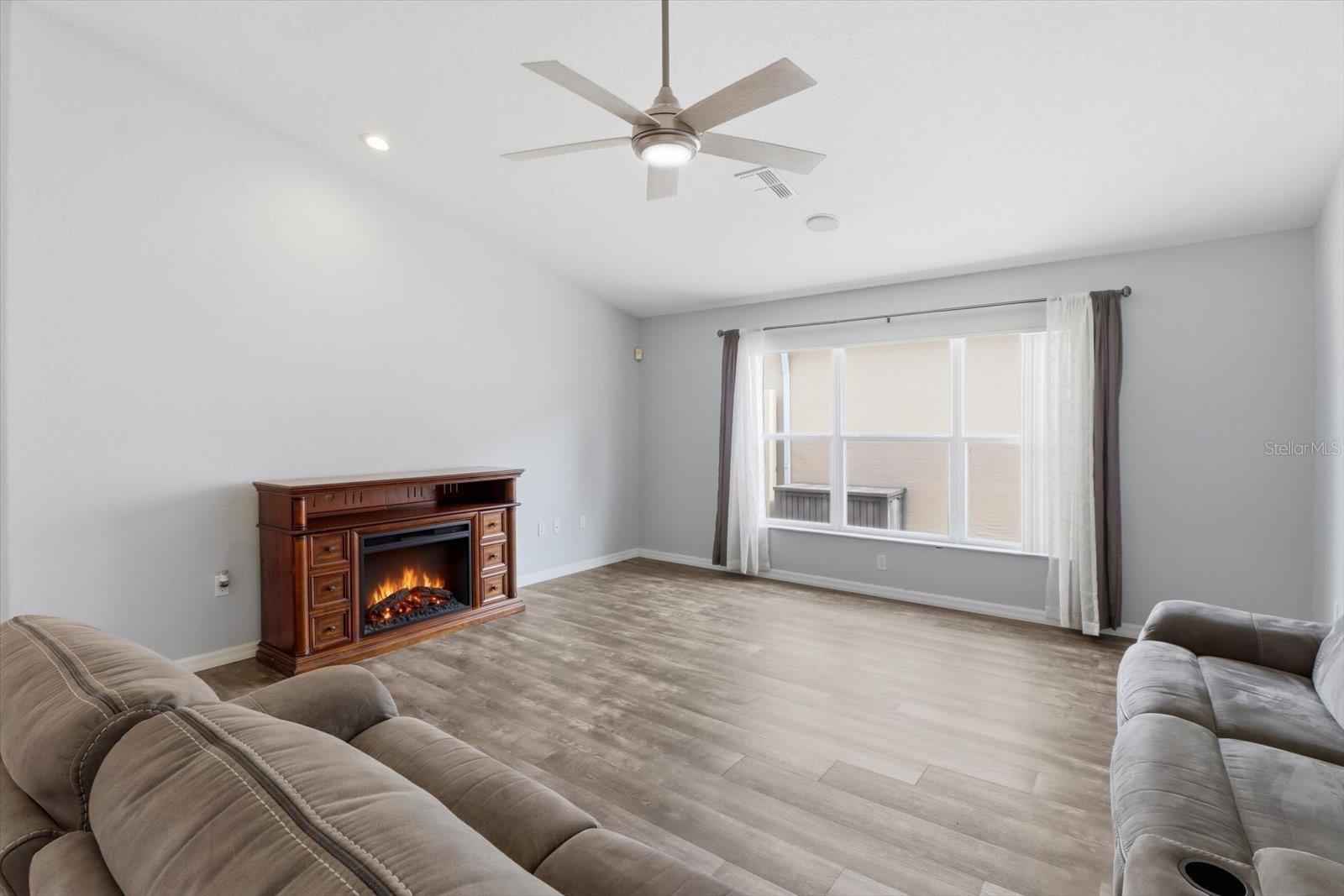5th image of 250 Royal Palm Wy, Spring Hill, FL 34608 | MLS# W7885495