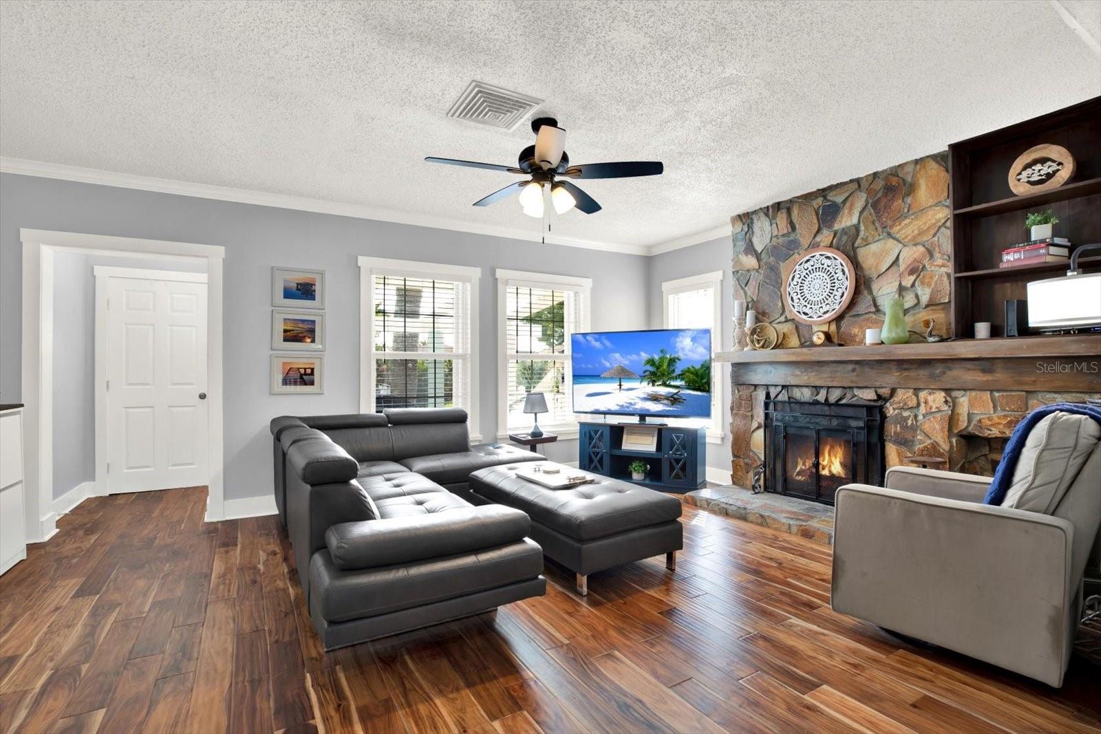 3rd image of 15656 1St St E, Redington Beach, FL 33708 | MLS# TB8506001