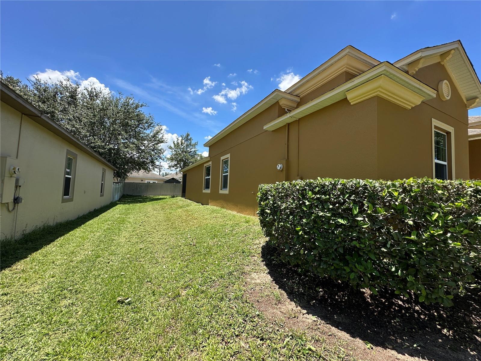 5th image of 2115 Waseca Ln, Leesburg, FL 34748 | MLS# O6406665