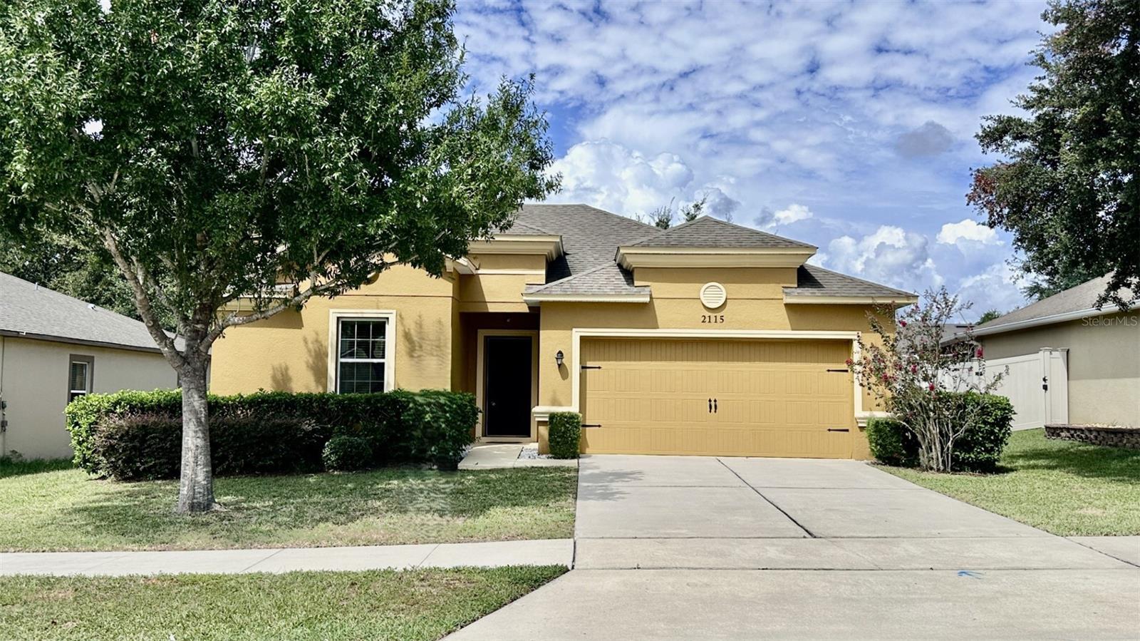 2nd image of 2115 Waseca Ln, Leesburg, FL 34748 | MLS# O6406665