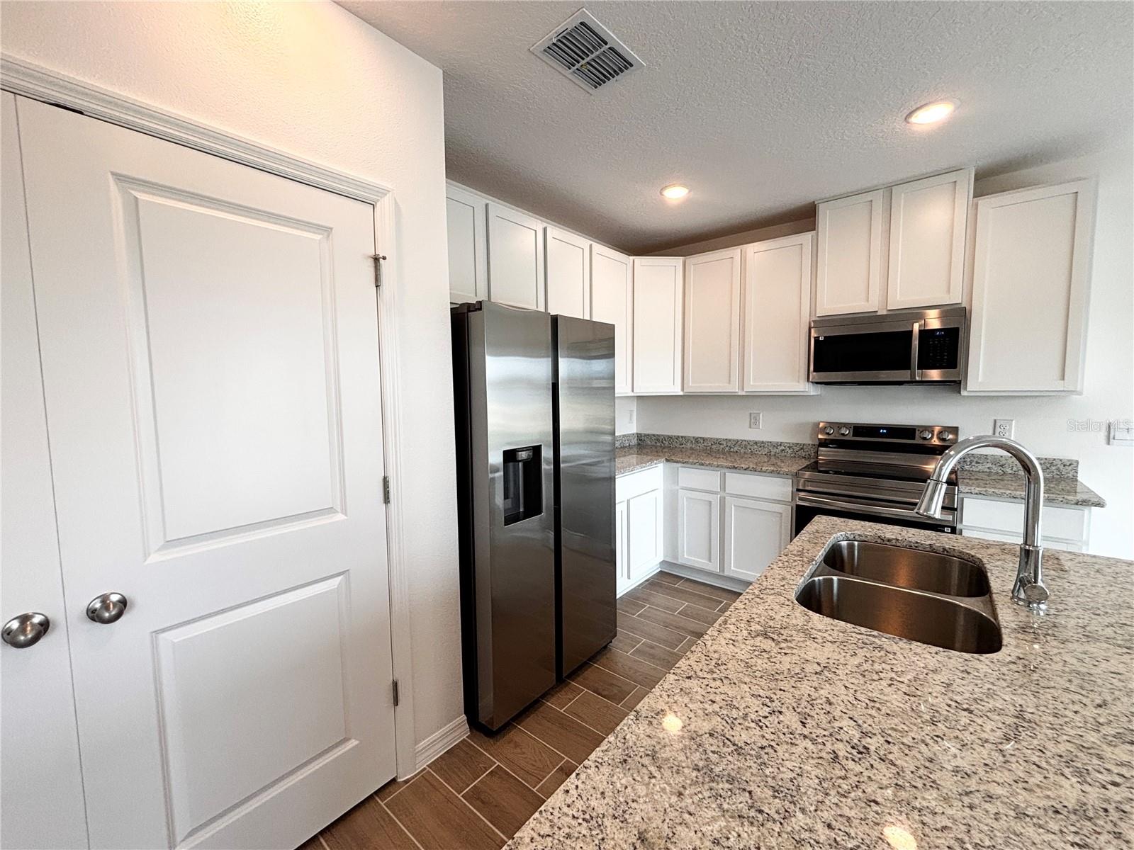 5th image of 616 Broadoak Dr, Dundee, FL 33838 | MLS# O6406942