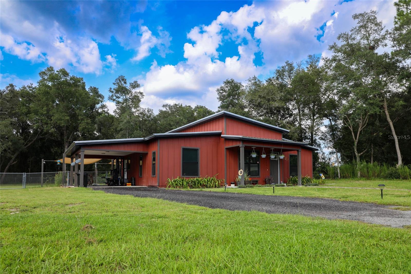 Homes for sale in Fanning Springs, FL | 8031 Nw 172Nd Ln, Fanning Springs, FL 32693 | MLS# GC540343