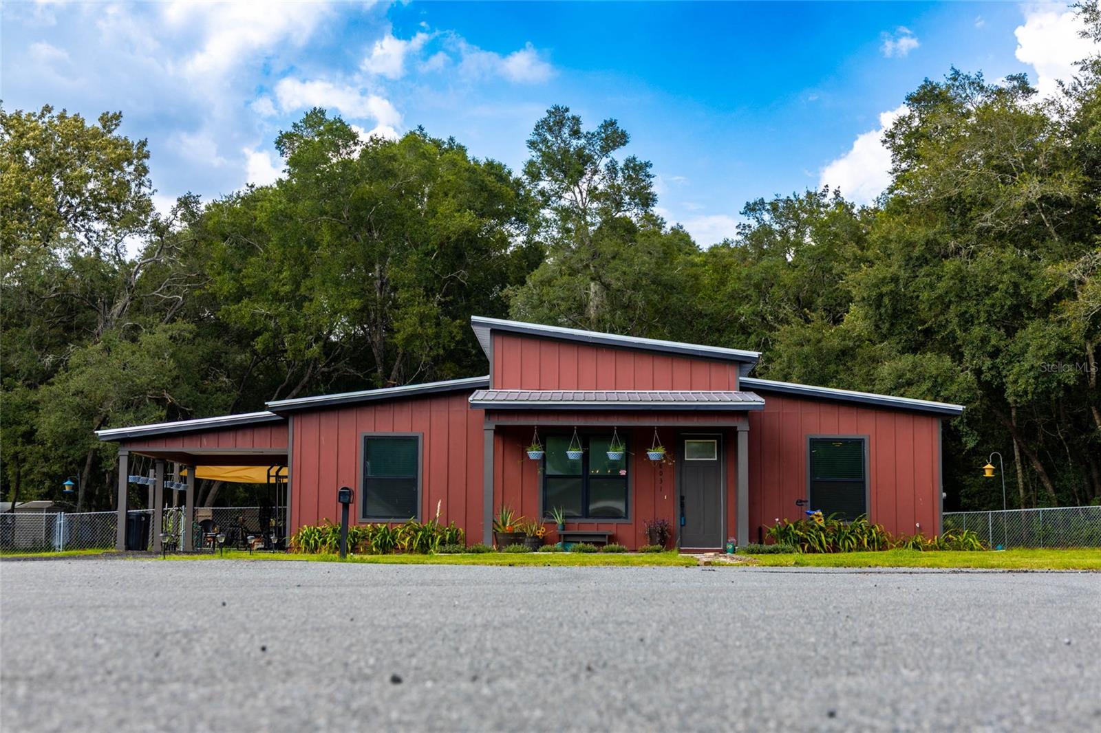 Homes for sale in Fanning Springs, FL | 8031 Nw 172Nd Ln, Fanning Springs, FL 32693 | MLS# GC540343