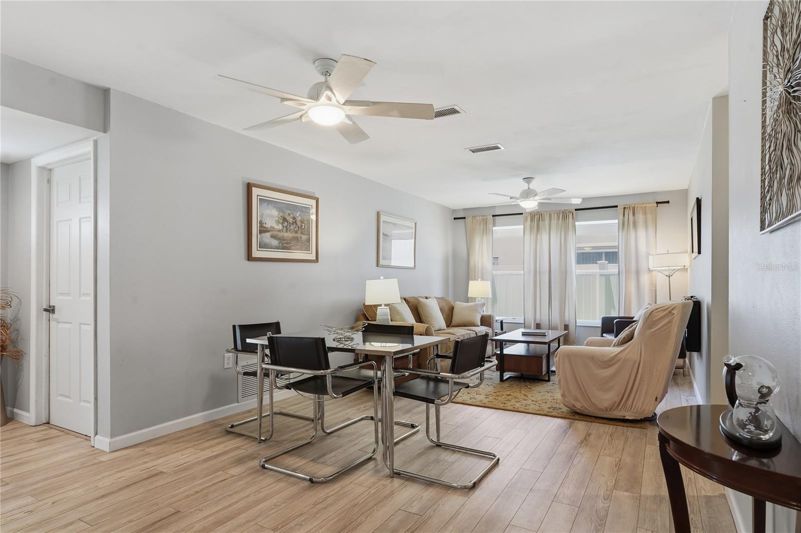 4th image of 1634 Dale Cir N, Dunedin, FL 34698 | MLS# TB8509203