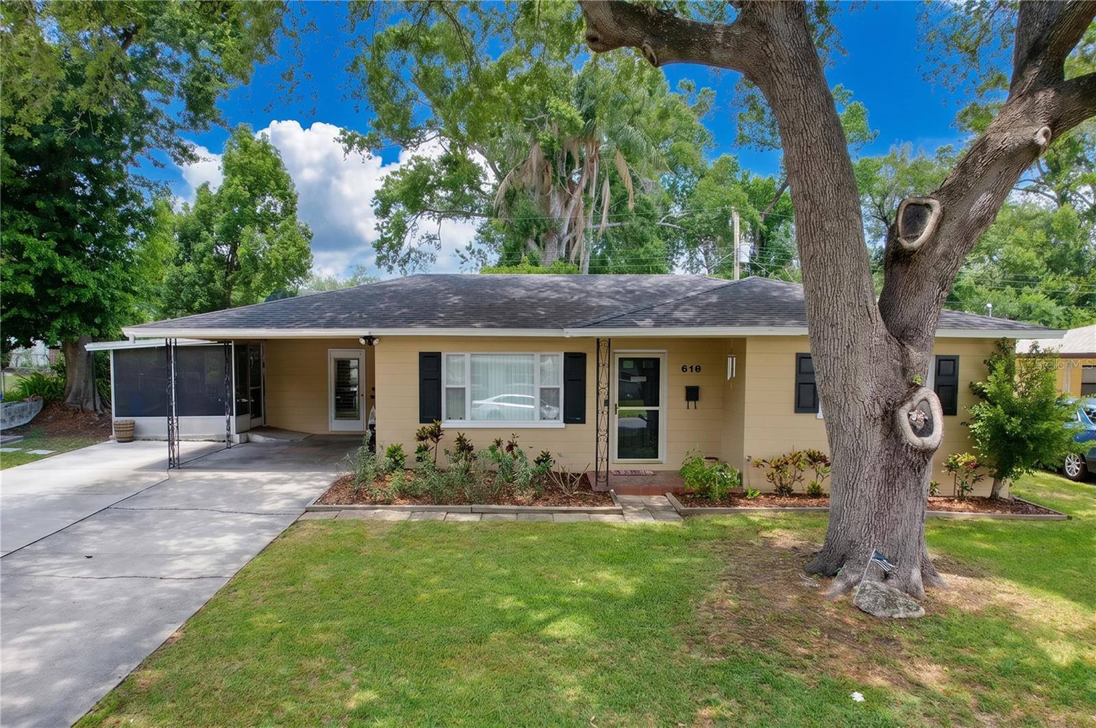 Homes for sale in Lakeland, FL | 616 Oriole Dr, Lakeland, FL 33803 | MLS# TB8509595