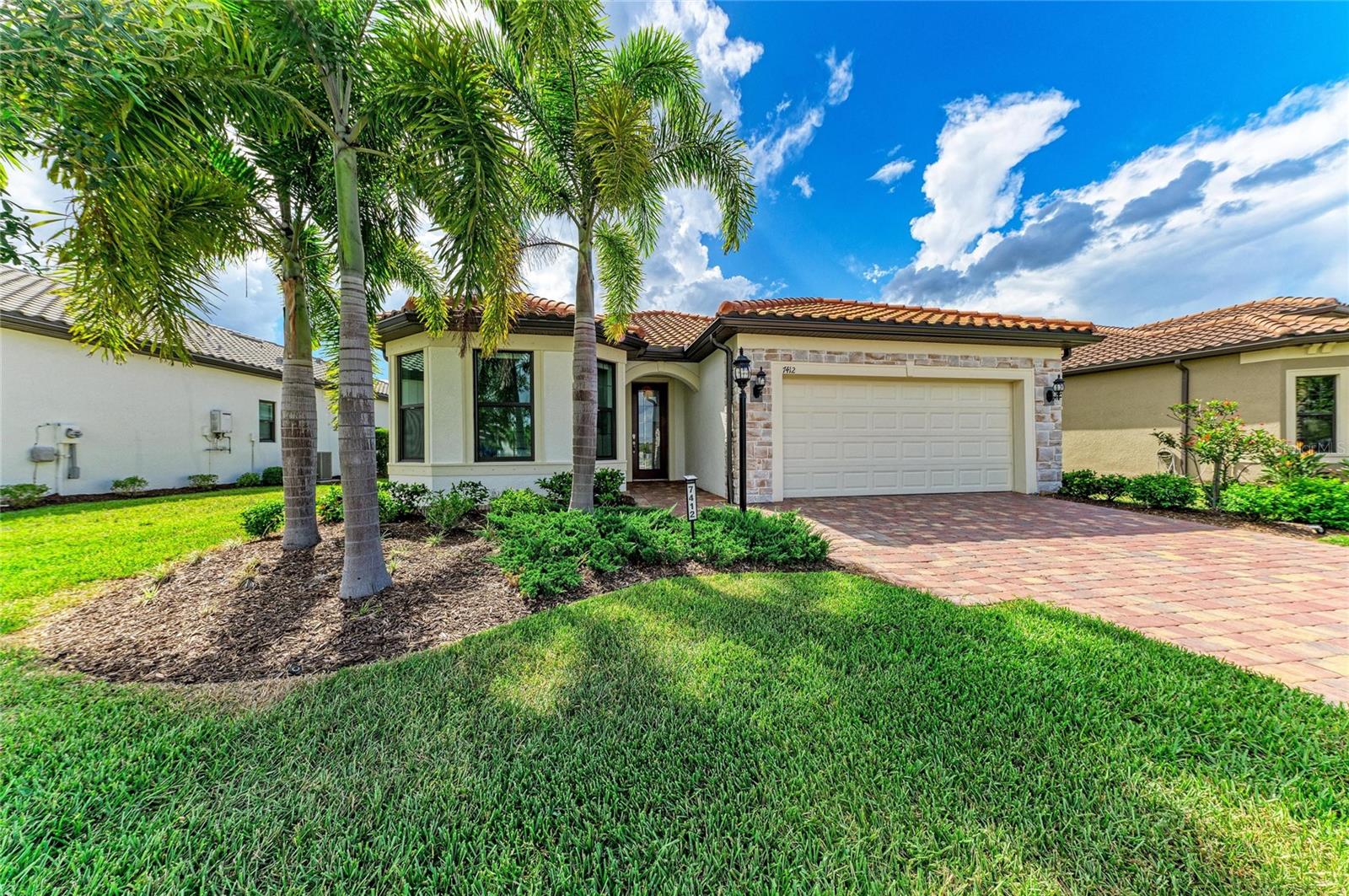 1st image of 7412 Summerland Cvs, Bradenton, FL 34202 | MLS# A4694052